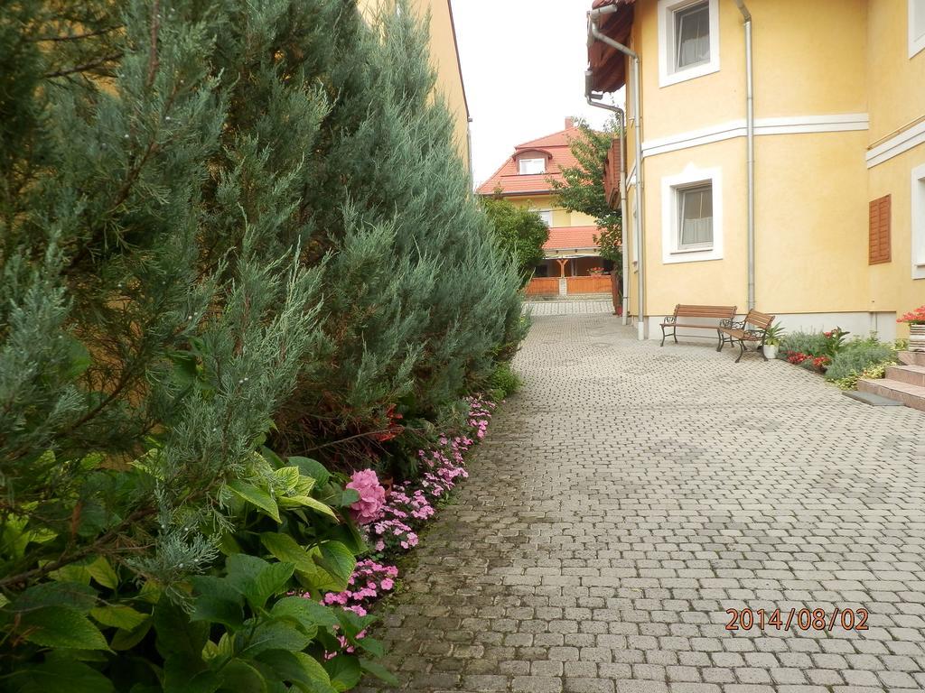Zsuzsanna Haz Hotel Heviz Exterior photo